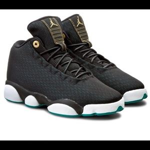 Girls Jordan horizon ! MORE PICTURES COMING SOON!